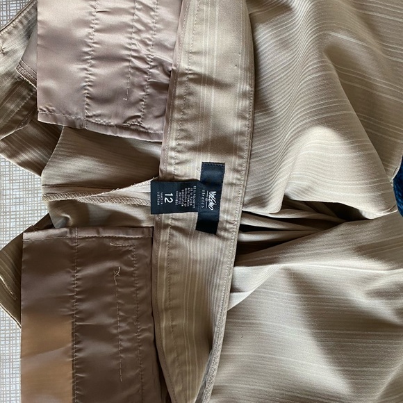 Mossimo Stretch suit-dress/work length tan shorts. - Picture 13 of 16